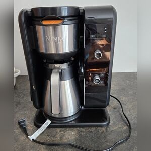 Ninja Hot And Cold Coffee/tea Maker with Stainless Steel Carafe, Frother